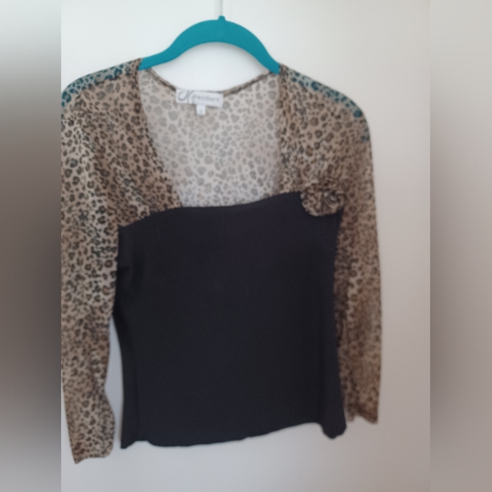 Leopard/Black Ladies top size Small from Dressbarn